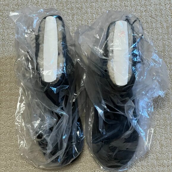 Ugg Australia, leather suede, sheepskin lining, winter boots, side zip - Picture 2 of 5